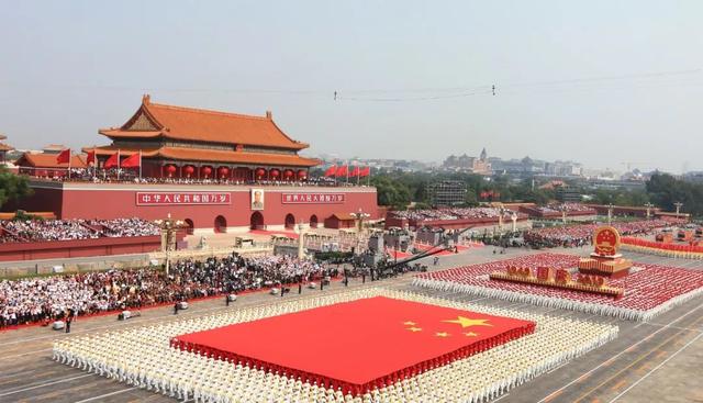 2019年，令尊龙凯时自豪的一件事——效劳国庆70周年大阅兵及联欢运动